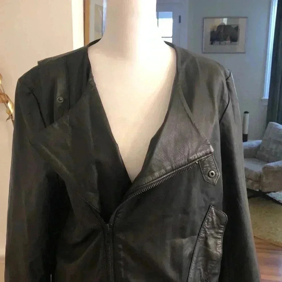 Samsoe & Samsoe leather jacket.  Zippered front with two side zippered pockets. - Picture 9 of 15